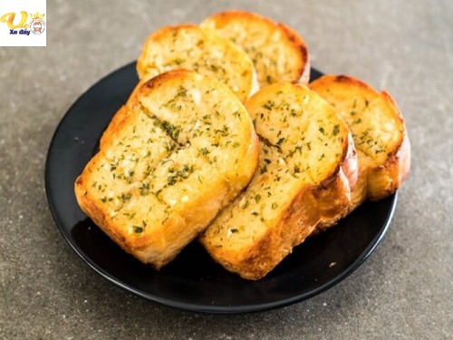 Món bánh mì nướng bơ tỏi vàng ươm thơm ngon